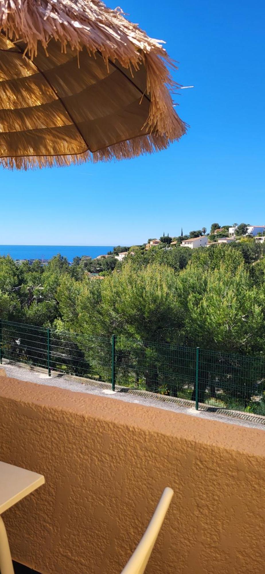 Appartement En Residence Avec Piscine Bandol Exterior photo
